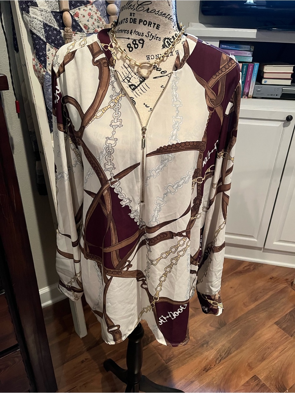 Women's Chain-Print Zip Front Blouse